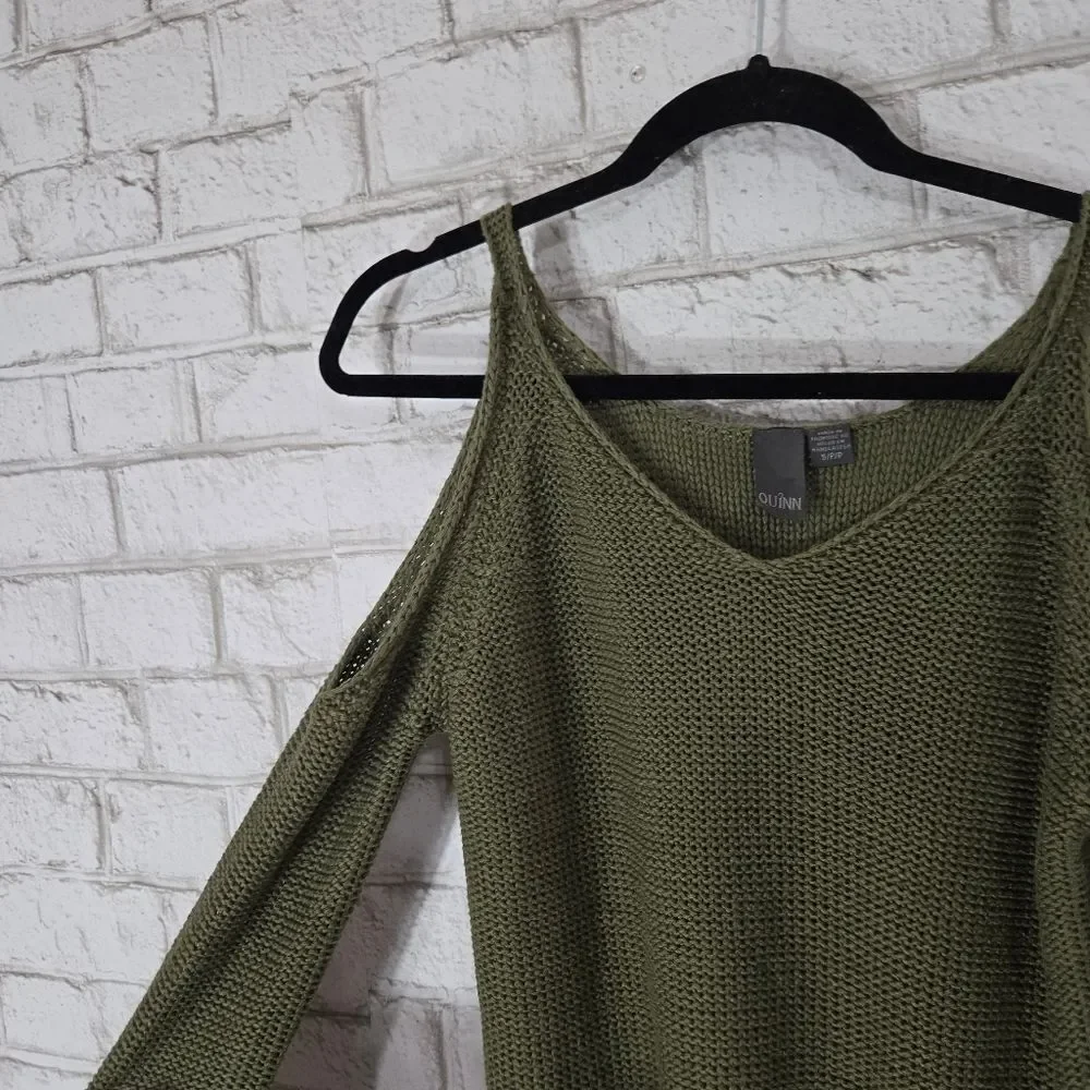 Quinn‎ brand open shoulder sweater
